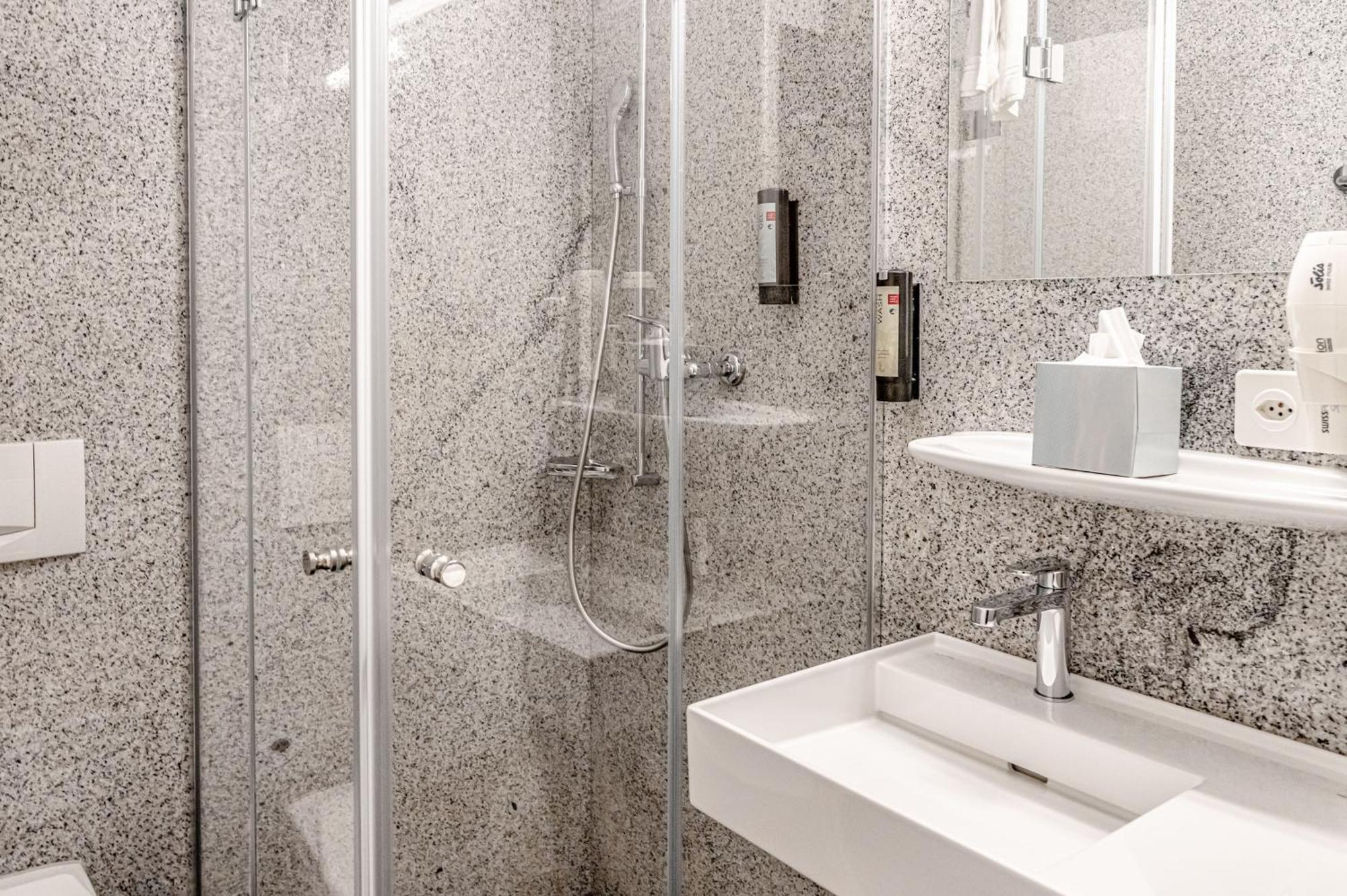 Tailormade Hotel Stans Sued Екстер'єр фото
